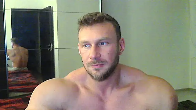 muscularkevin online show from December 20, 2024, 2:05 pm
