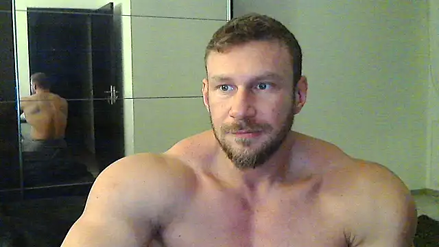 muscularkevin online show from December 28, 2024, 2:21 pm