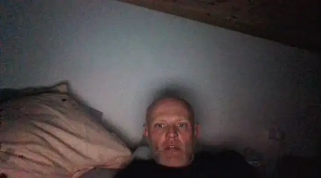 Snapshot of davigochi77bcn chatting on March 5, 2025, 2:36 am davigochi77bcn online show from March 5, 2025, 2:36 am