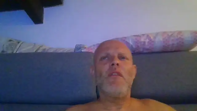 Snapshot of davigochi77bcn chatting on October 3, 2025, 9:34 pm davigochi77bcn online show from October 3, 2025, 9:34 pm