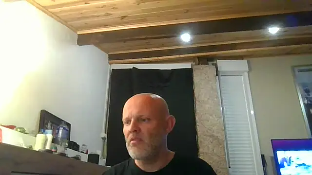 Snapshot of davigochi77bcn chatting on November 6, 2025, 7:04 pm davigochi77bcn online show from November 6, 2025, 7:04 pm