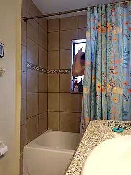 Hotredheadandtoungelasher online show from January 18, 2025, 3:59 pm