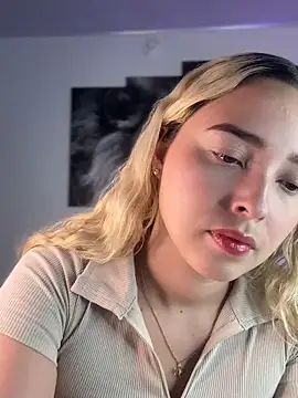 Snapshot of Irisweet_ chatting on September 19, 2025, 9:37 pm Irisweet online show from September 19, 2025, 9:37 pm