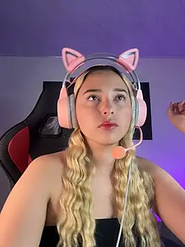 Snapshot of Irisweet_ chatting on October 19, 2025, 4:07 pm Irisweet online show from October 19, 2025, 4:07 pm