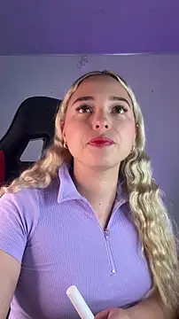 Snapshot of Irisweet_ chatting on November 6, 2025, 9:26 pm Irisweet online show from November 6, 2025, 9:26 pm