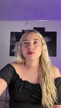 Snapshot of Irisweet_ chatting on November 19, 2025, 10:54 pm Irisweet online show from November 19, 2025, 10:54 pm