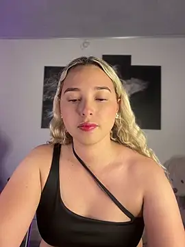 Snapshot of Irisweet_ chatting on November 21, 2025, 10:52 pm Irisweet online show from November 21, 2025, 10:52 pm