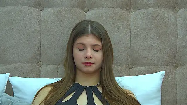 AudreyBarlow online show from February 11, 2025, 12:37 pm