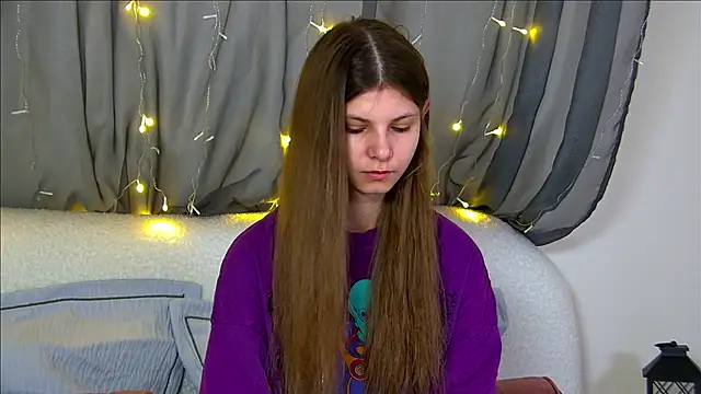 AudreyBarlow online show from October 28, 2025, 6:28 am