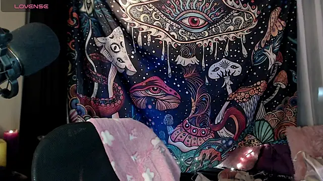 Snapshot of Hannah-Valhalla chatting on October 31, 2025, 2:12 am Hannah-Valhalla online show from October 31, 2025, 2:12 am