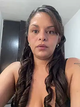 Snapshot of Kataliina chatting on January 25, 2025, 1:54 am Kataliina online show from January 25, 2025, 1:54 am