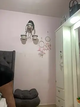 Snapshot of Kataliina chatting on March 2, 2025, 9:22 pm Kataliina online show from March 2, 2025, 9:22 pm