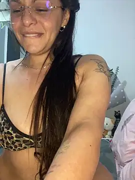 Snapshot of Kataliina chatting on March 18, 2025, 5:52 am Kataliina online show from March 18, 2025, 5:52 am