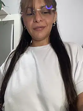 Snapshot of Kataliina chatting on March 22, 2025, 2:48 am Kataliina online show from March 22, 2025, 2:48 am