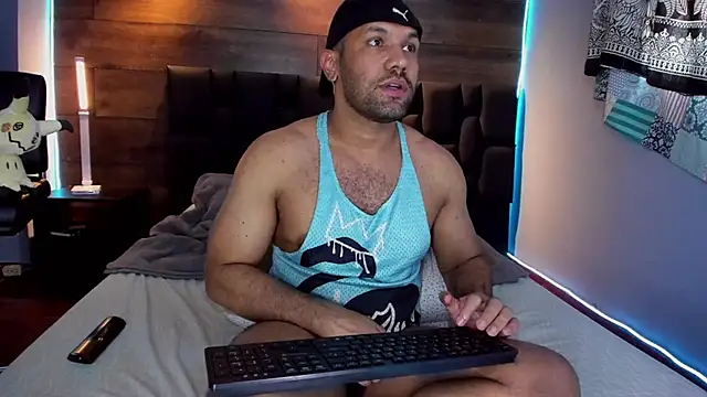 anthonylatynxd online show from February 13, 2025, 10:11 pm