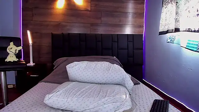 anthonylatynxd online show from February 21, 2025, 9:11 pm