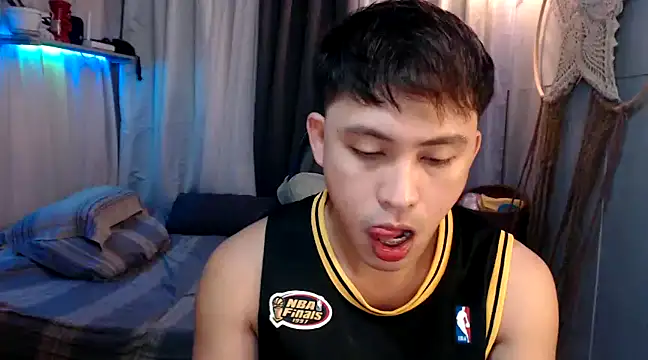 Snapshot of princeJayX chatting on January 13, 2025, 11:52 am princeJayX online show from January 13, 2025, 11:52 am