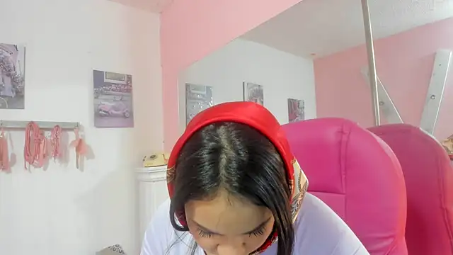 Snapshot of CAMILA--REY chatting on January 27, 2025, 4:43 pm CAMILA--REY online show from January 27, 2025, 4:43 pm