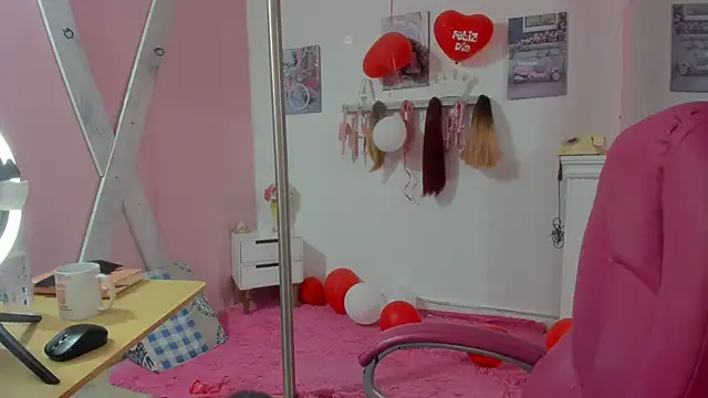 Snapshot of CAMILA--REY chatting on February 25, 2025, 12:13 pm CAMILA--REY online show from February 25, 2025, 12:13 pm