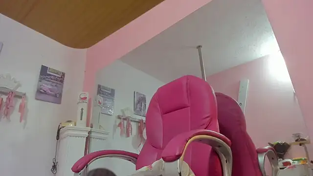 Snapshot of CAMILA--REY chatting on March 6, 2025, 1:46 pm CAMILA--REY online show from March 6, 2025, 1:46 pm