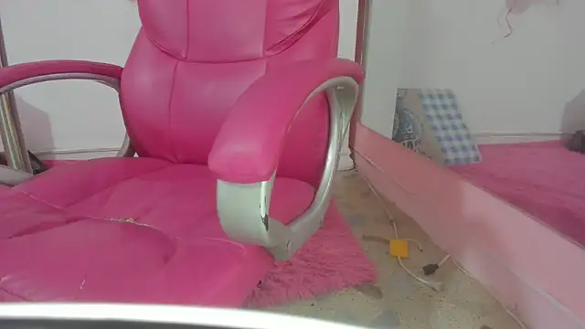 Snapshot of CAMILA--REY chatting on March 11, 2025, 11:12 am CAMILA--REY online show from March 11, 2025, 11:12 am