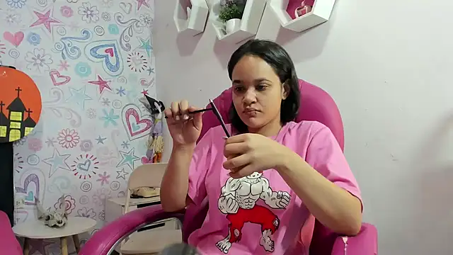 Snapshot of CAMILA--REY chatting on October 9, 2025, 11:52 am CAMILA--REY online show from October 9, 2025, 11:52 am