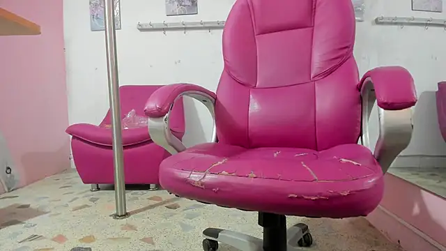 Snapshot of CAMILA--REY chatting on November 15, 2025, 10:59 pm CAMILA--REY online show from November 15, 2025, 10:59 pm