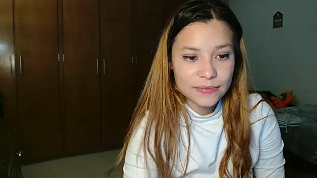 Snapshot of 3littleschoolteens chatting on March 20, 2025, 7:47 am 3littleschoolteens online show from March 20, 2025, 7:47 am