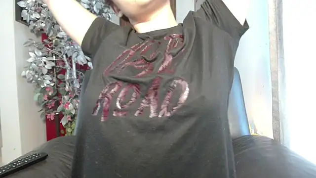 Snapshot of 3littleschoolteens chatting on September 8, 2025, 4:06 pm 3littleschoolteens online show from September 8, 2025, 4:06 pm