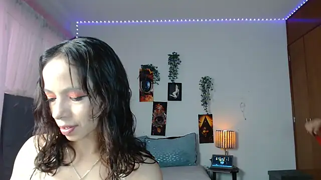 Snapshot of 3littleschoolteens chatting on September 12, 2025, 6:08 pm 3littleschoolteens online show from September 12, 2025, 6:08 pm