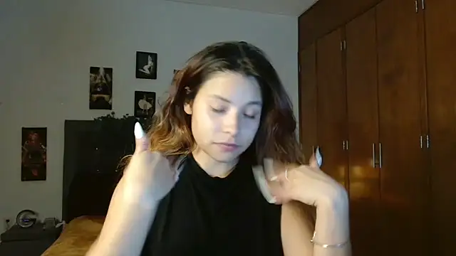 Snapshot of 3littleschoolteens chatting on November 24, 2025, 6:46 am 3littleschoolteens online show from November 24, 2025, 6:46 am