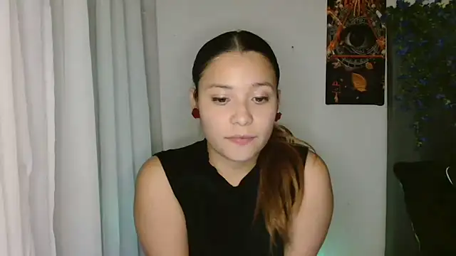 Snapshot of 3littleschoolteens chatting on December 3, 2025, 5:59 am 3littleschoolteens online show from December 3, 2025, 5:59 am