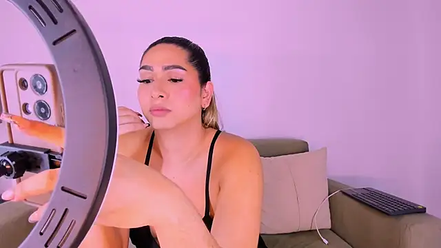 ISABELLASSMITH online show from February 25, 2025, 6:03 am