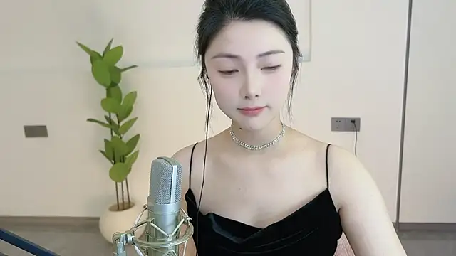 HaagenDazs  online show from February 27, 2025, 12:10 am