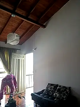 Snapshot of LunaZambrano chatting on February 15, 2025, 3:06 pm LunaZambrano online show from February 15, 2025, 3:06 pm