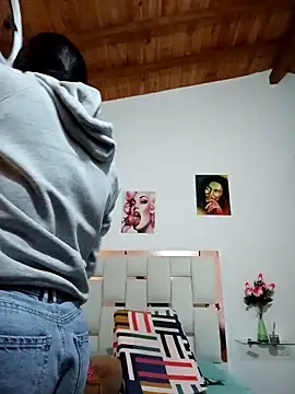 Snapshot of LunaZambrano chatting on February 21, 2025, 3:21 pm LunaZambrano online show from February 21, 2025, 3:21 pm