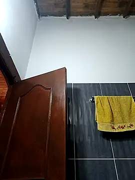 Snapshot of LunaZambrano chatting on February 26, 2025, 6:43 pm LunaZambrano online show from February 26, 2025, 6:43 pm