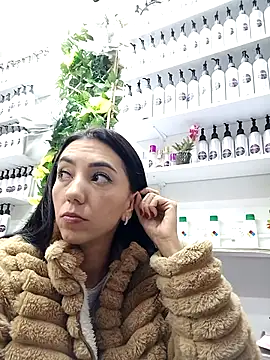 Snapshot of LunaZambrano chatting on March 5, 2025, 12:27 am LunaZambrano online show from March 5, 2025, 12:27 am