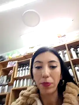 Snapshot of LunaZambrano chatting on March 7, 2025, 4:00 pm LunaZambrano online show from March 7, 2025, 4:00 pm