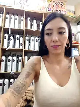 Snapshot of LunaZambrano chatting on March 7, 2025, 10:54 pm LunaZambrano online show from March 7, 2025, 10:54 pm