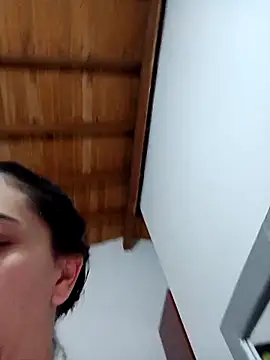 Snapshot of LunaZambrano chatting on September 14, 2025, 7:35 pm LunaZambrano online show from September 14, 2025, 7:35 pm