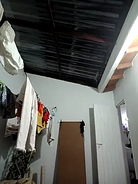 Snapshot of LunaZambrano chatting on September 30, 2025, 5:12 am LunaZambrano online show from September 30, 2025, 5:12 am