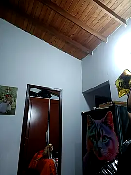 Snapshot of LunaZambrano chatting on October 8, 2025, 1:47 am LunaZambrano online show from October 8, 2025, 1:47 am