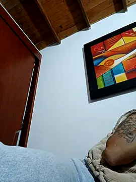 Snapshot of LunaZambrano chatting on October 22, 2025, 4:35 am LunaZambrano online show from October 22, 2025, 4:35 am