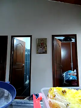 Snapshot of LunaZambrano chatting on October 30, 2025, 2:40 pm LunaZambrano online show from October 30, 2025, 2:40 pm