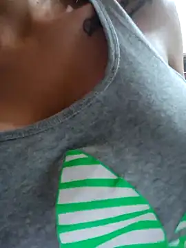 Snapshot of LunaZambrano chatting on November 20, 2025, 2:06 pm LunaZambrano online show from November 20, 2025, 2:06 pm