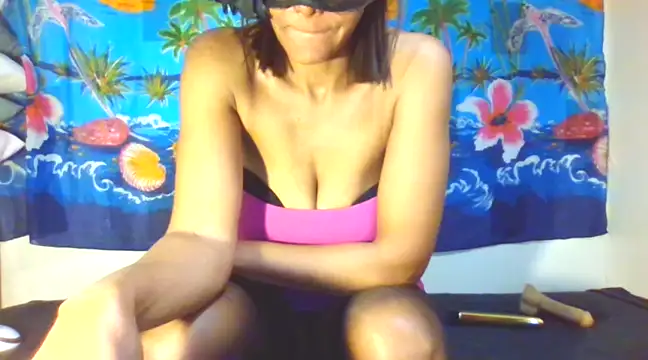 Snapshot of laetitiafun chatting on March 5, 2025, 2:34 pm laetitiafun online show from March 5, 2025, 2:34 pm