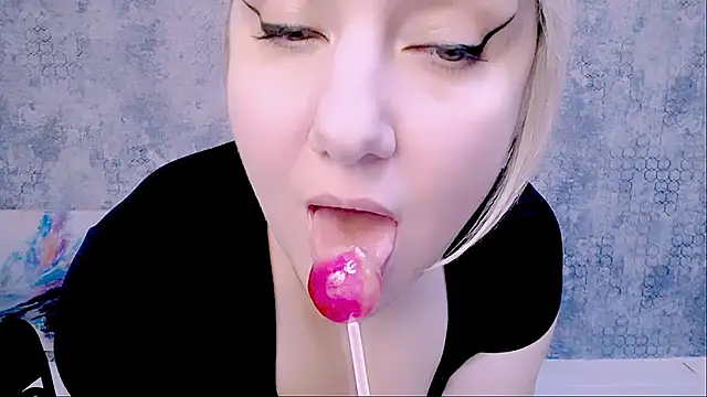 Snapshot of Djullia chatting on February 6, 2025, 12:16 pm Djullia online show from February 6, 2025, 12:16 pm