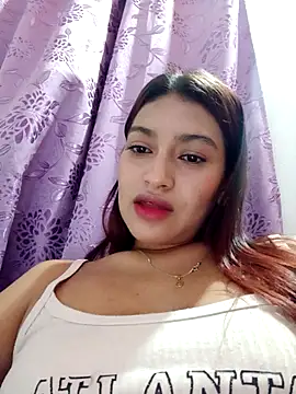 annie-19 online show from October 24, 2025, 3:41 pm