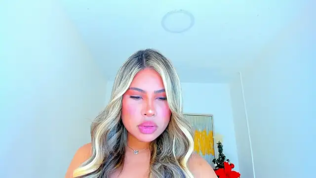 Snapshot of Carlota_peach chatting on December 29, 2024, 3:13 pm Carlota peach online show from December 29, 2024, 3:13 pm